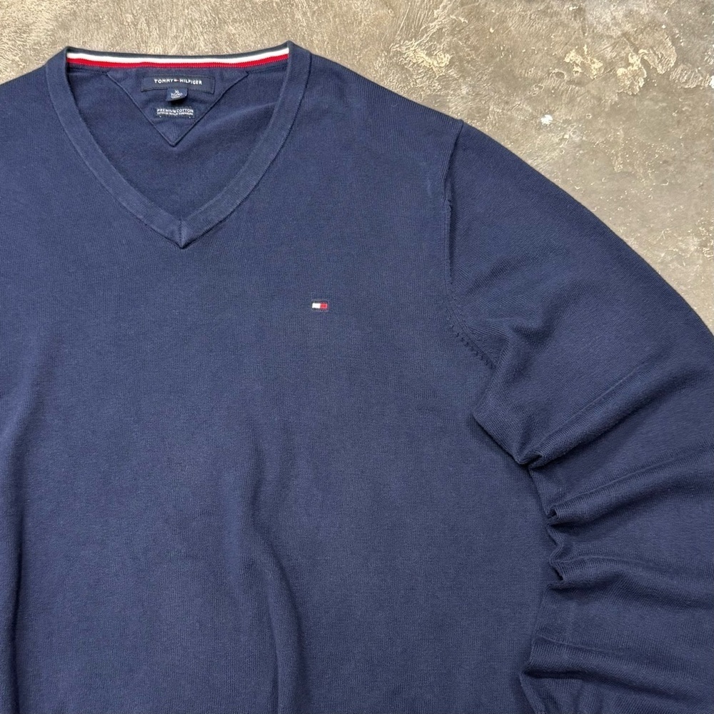 Tommy Hilfiger Navy V-Neck Knit Sweater Classic Flag Logo - Picture 2 of 8